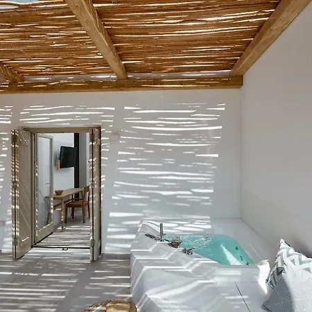 Arco Solium Hotel Adamantas (Milos)