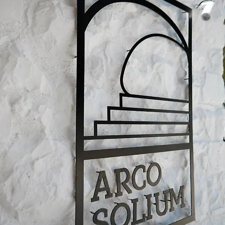 Szálloda Arco Solium