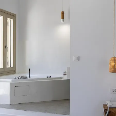 Arco Solium Hotel Adamantas (Milos)